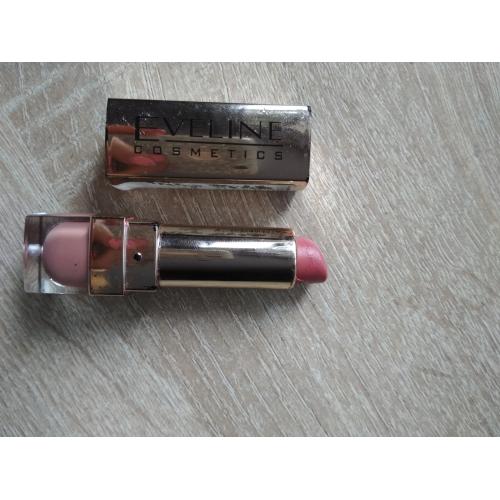 Eveline Cosmetics Color Edition (Szminka do ust) - opinie | zdjęcie do recenzji od Ariellaariari - 2