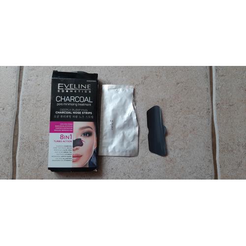Eveline Cosmetics Charcoal Pore Minimizing Treatment, Charcoal Nose Strips 8 in 1 (Węglowy zabieg odblokowujący pory 8 w 1) - opinie | zdjęcie do recenzji od malutka20123