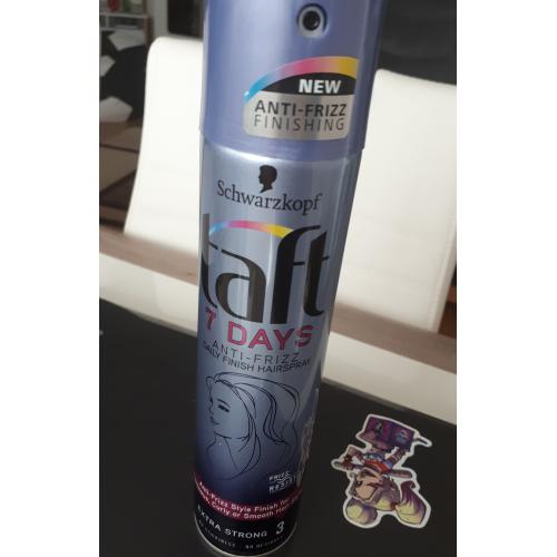 Schwarzkopf Taft 7 Days, Anti-frizz Daily Finish Hairspray for Voluminous, Curly or Smooth Hair (Lakier do włosów mocno utrawalający przeciw puszeniu się włosów) - opinie | zdjęcie do recenzji od niusiaczek22