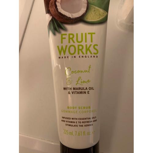 Grace Cole Fruit Works, Coconut & Lime Body Scrub (Peeling do ciała) - opinie | zdjęcie do recenzji od ElenaGrb