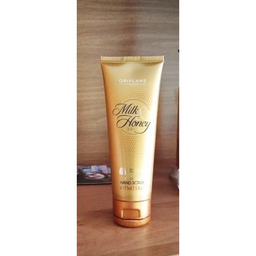 Oriflame Milk & Honey Gold, Smoothing Hand Scrub (Wygładzający scrub do rąk) - opinie | zdjęcie do recenzji od Biomedka