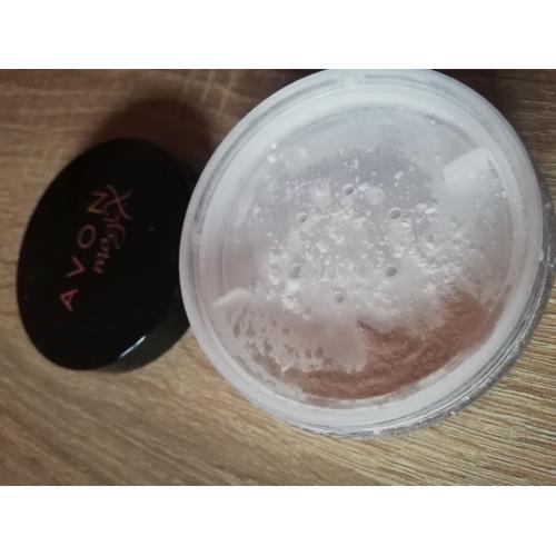 Avon Magix HD, Finishing Powder (Utrwalający puder sypki) - opinie | zdjęcie do recenzji od louissth