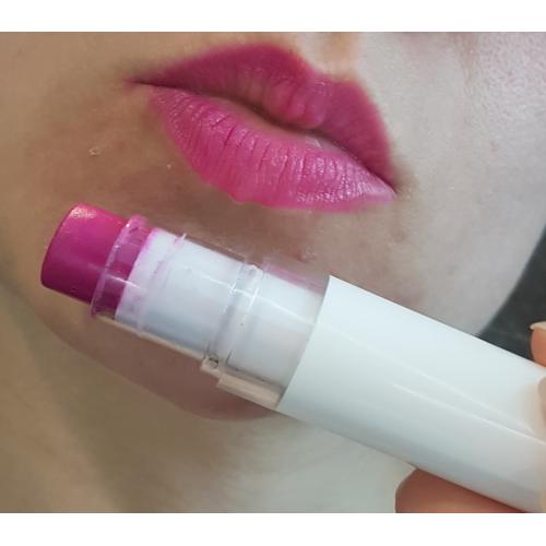 Avon Color Trend, Kiss n Go Lipstick (Szminka `Kolor na żądanie`) - opinie | zdjęcie do recenzji od Staria - 3