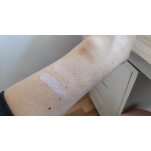 L'Oreal Paris La Vie En Glow Illuminators, Highlighting Powder Palette (Paleta 4 rozświetlaczy) - opinie | zdjęcie do recenzji od Snookerowesny - 2