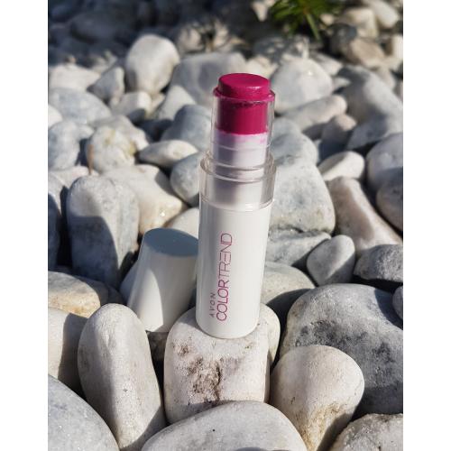 Avon Color Trend, Kiss n Go Lipstick (Szminka `Kolor na żądanie`) - opinie | zdjęcie do recenzji od Staria - 5