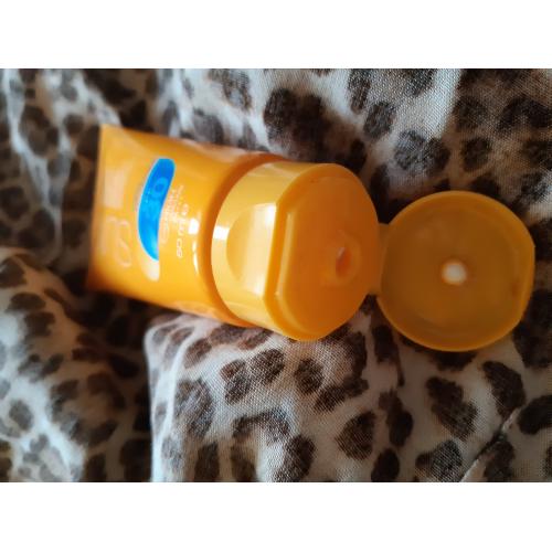 Avon Sun +, Moisturizing Face Cream SPF 30 (Wodoodporny krem nawilżająco-ochronny do twarzy SPF 30 z technologią Derma 360°) - opinie | zdjęcie do recenzji od paula54555 - 1