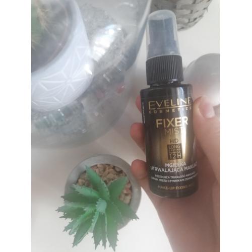 Eveline Cosmetics Fixer Mist HD Long Lasting Formula 12h (Mgiełka utrwalająca makijaż) - opinie | zdjęcie do recenzji od blondeinbeauty