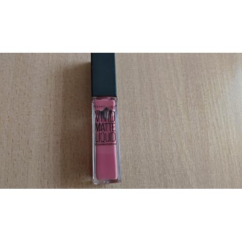 Maybelline New York Vivid Matte Liquid (Matowy błyszczyk do ust) - opinie | zdjęcie do recenzji od Rudzik7