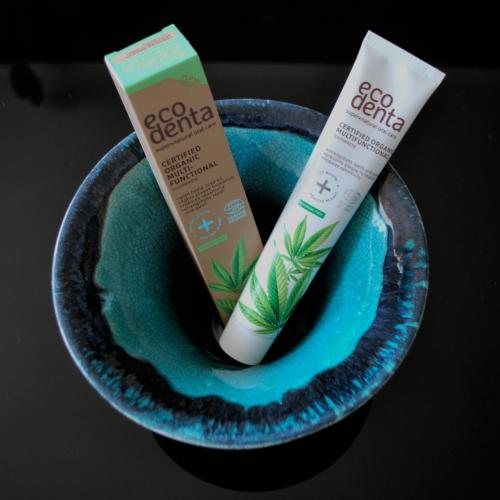 Ecodenta Certified Organic Multi-functional Toothpaste with Hemp Oil (Wielofunkcyjna pasta z olejkiem z nasion konopi) - opinie | zdjęcie do recenzji od MaleUfo