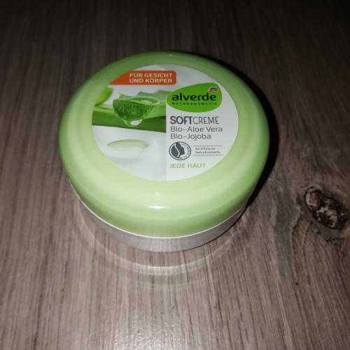 Alverde Softcreme Bio-Aloe Vera & Bio-Jojoba (Krem do ciała `Aloes i jojoba`) - opinie | zdjęcie do recenzji od Skarbus19