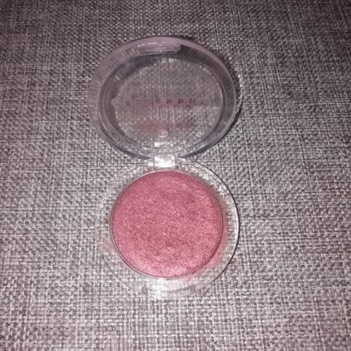 Essence Eyeshadow (Pojedyńczy cień do powiek  (nowa wersja)) - opinie | zdjęcie do recenzji od Skarbus19 - 1