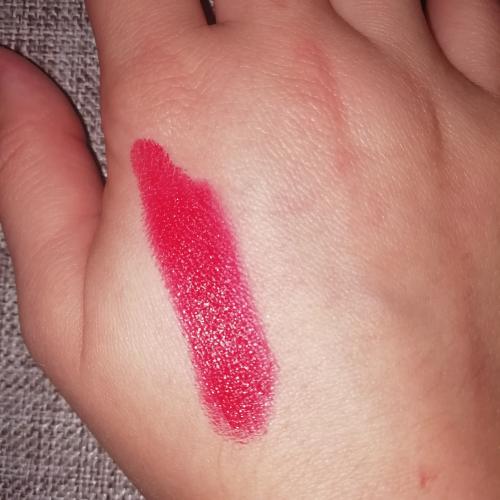 Avon Extra Lasting Lipstick (Supertrwała szminka do ust) - opinie | zdjęcie do recenzji od Skarbus19 - 2