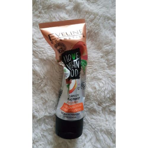 Eveline Cosmetics I Love Vegan Food, Gruboziarnisty peeling do twarzy oczyszczający - opinie | zdjęcie do recenzji od AgaB1998 - 3