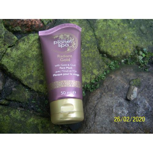 Avon Planet Spa, Radiant Gold Face Mask with Gold & Oud (Rozświetlająca maseczka do twarzy z drobinkami złota i olejkiem Oud) - opinie | zdjęcie do recenzji od Smerfeta83