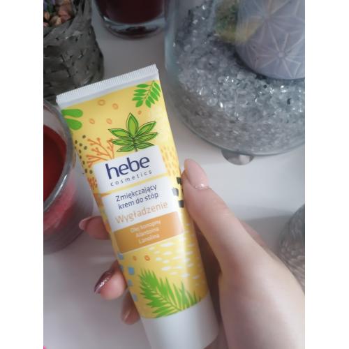 Hebe Cosmetics, Zmiękczający krem do stóp `Wygładzenie` - opinie | zdjęcie do recenzji od blondeinbeauty
