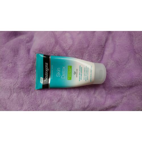 Neutrogena Skin Detox-in-1 Clay Wash-Mask (Oczyszczająca maska 2 w 1) - opinie | zdjęcie do recenzji od Natki2500 - 2