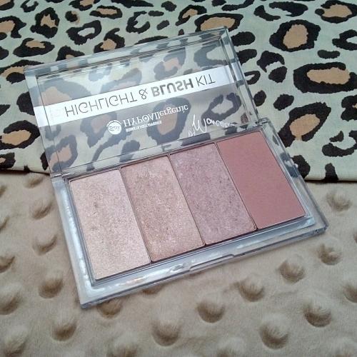Bell HYPOAllergenic, Highlight & Blush Kit (Hypoalergiczny zestaw rozświetlaczy i różu) - opinie | zdjęcie do recenzji od Elednor