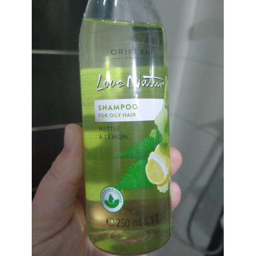 Oriflame Love Nature, Shampoo with Nettle & Lemon for Oily Hair (Szampon z pokrzywą i cytryną do włosów przetłuszczających się) - opinie | zdjęcie do recenzji od GLAMBERTULA