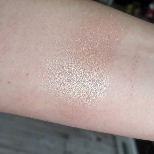 Bell Glow & Roses Highlighter (Rozświetlacz do twarzy) - opinie | zdjęcie do recenzji od AneczkaK86