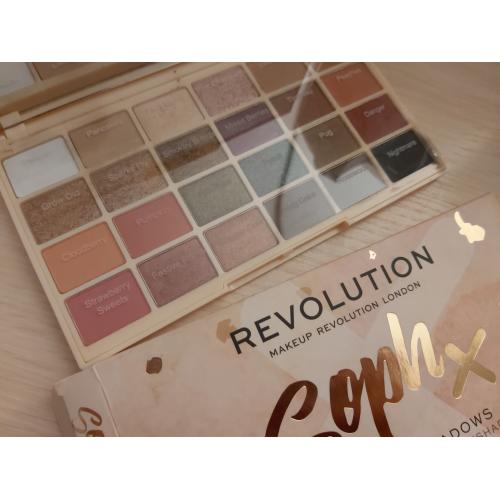 Revolution Beauty (Makeup Revolution) Soph X, Eyeshadow Palette (Paleta 24 cieni do powiek) - opinie | zdjęcie do recenzji od Justynaaaa97