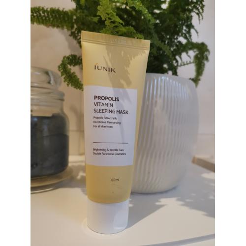 iUNIK Propolis Vitamin Sleeping Mask (Nocna maska nawilżająca z propolisem) - opinie | zdjęcie do recenzji od lumiaa