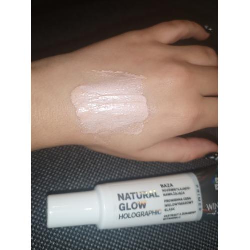 AA Wings of Color Natural Glow Holographic Primer (Baza holograficzna pod makijaż rozświetlająco-nawilżająca) - opinie | zdjęcie do recenzji od marta_zmija - 2