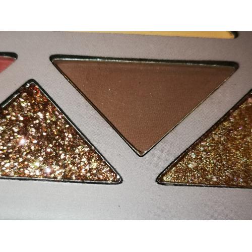 Wibo Cherry Nude Eye Palette (Paleta do cieni do powiek i korektor) - opinie | zdjęcie do recenzji od Blackigirl - 3
