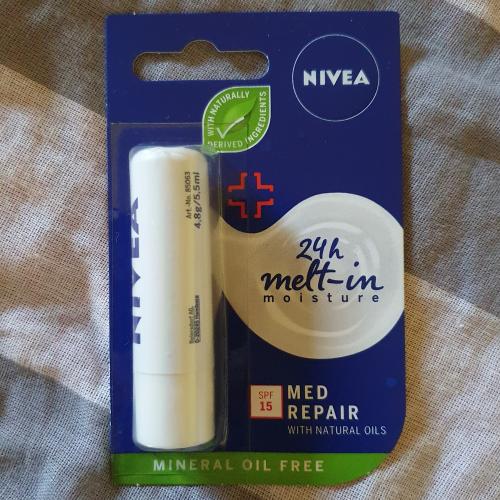Nivea Med Repair 24h Melt-in Moisture, Pomadka pielęgnacyjna SPF 15 - opinie | zdjęcie do recenzji od wonder_joker97