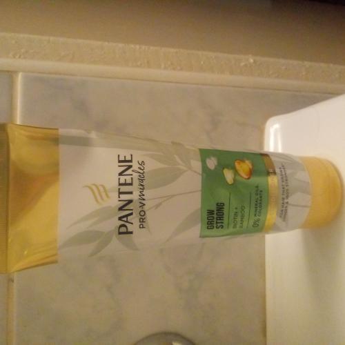 Pantene Pro-V Miracles, Grow Strong, 'Biotin + Bamboo' Conditioner (Wzmacniająca odżywka do włosów z biotyną i bambusem) - opinie | zdjęcie do recenzji od 89fc2c2171a4d4a9893395074bafff4943c513c5_62cb5a01d2b5d