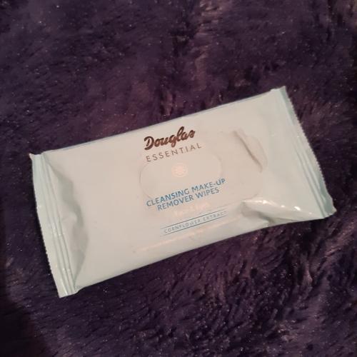 Douglas Collection Essential, Cleansing Make-up Remover Gentle Wipes Face & Eyes (Chusteczki do demakijażu) - opinie | zdjęcie do recenzji od MoniaPasi - 1