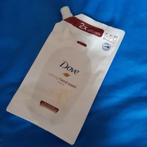 Dove Caring Hand Wash `Fine Silk` (Kremowy płyn myjący) - opinie | zdjęcie do recenzji od MoniaPasi