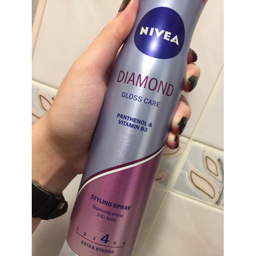 Nivea Diamond Gloss, Lakier do włosów nadający diamentowy blask - opinie | zdjęcie do recenzji od WIktoriaWMB