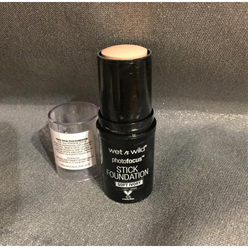 Wet n Wild Photofucus, Stick Foundation (Podkład w sztyfcie) - opinie | zdjęcie do recenzji od _Lilla_My_