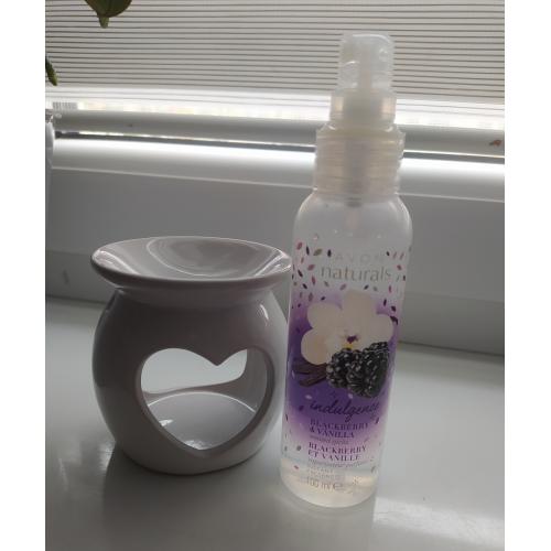 Avon Naturals, Blackberry & Vanilla, Scented Spritz (Mgiełka do ciała `Jeżyna i wanilia`) - opinie | zdjęcie do recenzji od Karolinkaaa27