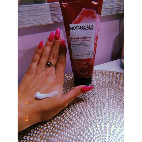L'Oreal Paris Botanicals Fresh Care, Róża & Geranium, Nadający blask balsam do włosów farbowanych i pozbawionych blasku - opinie | zdjęcie do recenzji od Rumcykiewicz