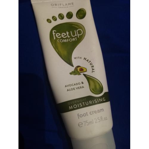 Oriflame Feet Up Comfort, Overnight Moisturising Foot Cream (Nawilżający krem do stóp na noc [Nawilżająca maska do stóp na noc]) - opinie | zdjęcie do recenzji od Wiola435