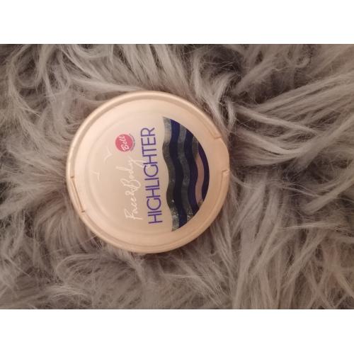 Bell Sun Sea & Ice Cream, Face & Body Highlighter (Sypki rozświetlacz) - opinie | zdjęcie do recenzji od M_art_a_Anna