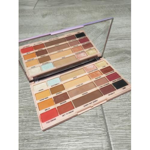 Revolution Beauty (Makeup Revolution) Makeup Revolution x Imogenation, The Eyeshadow Palette (Paleta 20 cieni do powiek) - opinie | zdjęcie do recenzji od ReescueeMee - 2