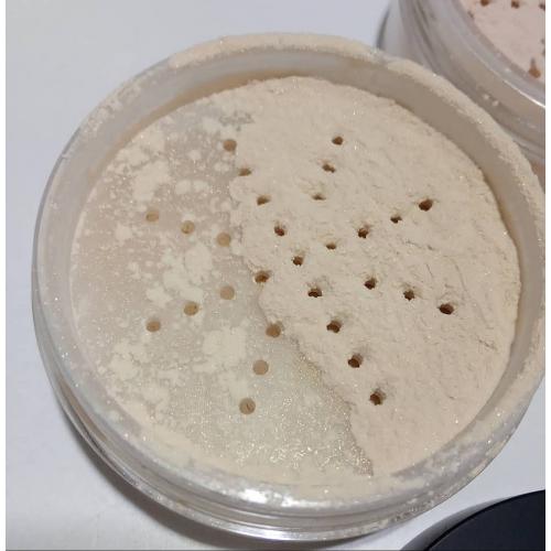Neo Make Up Illuminating Powder (Puder sypki rozświetlający) - opinie | zdjęcie do recenzji od intermanka