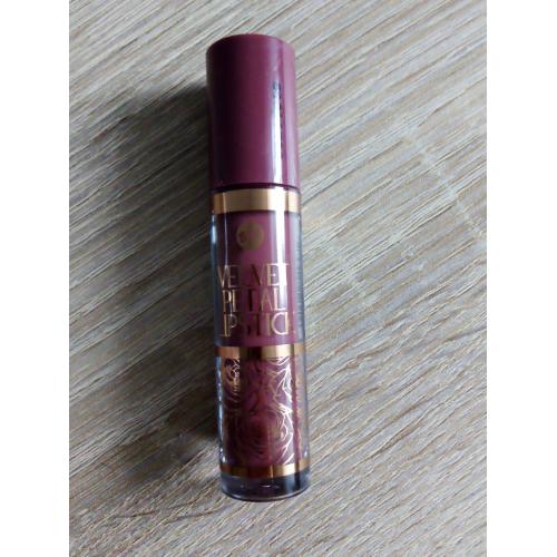 Bell Velvet Petal Lipstick (Aksamitna pomadka do ust w płynie) - opinie | zdjęcie do recenzji od Marti_13