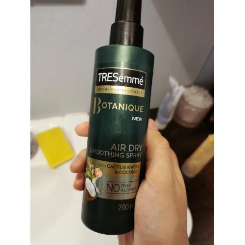 TRESemme Botanique, Air Dry Smoothing Spray (Termochronna mgiełka do włosów `Woda kaktusowa`) - opinie | zdjęcie do recenzji od kaszkkka - 2