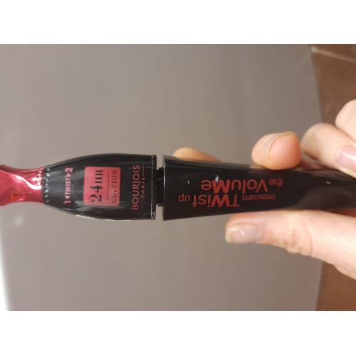 Bourjois Twist Up The Volume Mascara 24h Edition (Długotrwały tusz do rzęs) - opinie | zdjęcie do recenzji od BondGirl_007