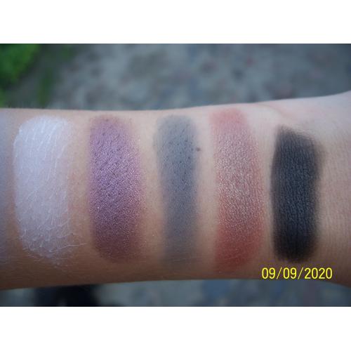 Makeup Obsession London Black Is The New Black Shadow Palette (Paleta 10 cieni do powiek) - opinie | zdjęcie do recenzji od Smerfeta83 - 4