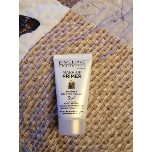 Eveline Cosmetics HD Long Lasting Formuła 24h, Make-up Primer (Matująca baza pod makijaż 3 w 1) - opinie | zdjęcie do recenzji od Kafe81