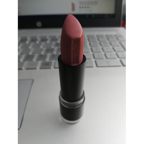 Catrice Ultimate Matt Lipstick (Matowa pomadka do ust) - opinie | zdjęcie do recenzji od _mpaulam_