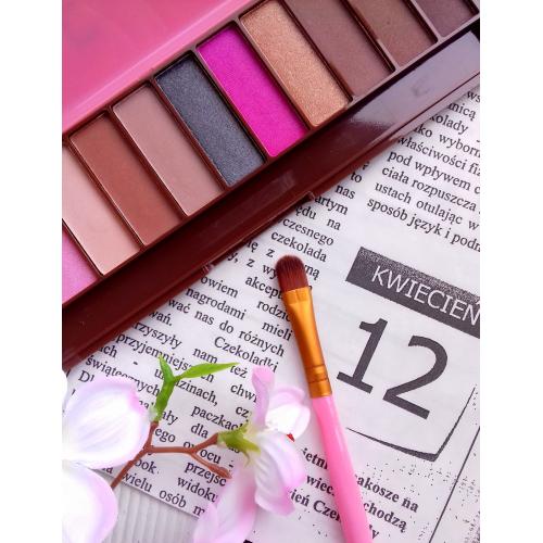 Lovely Belle Naturelle, Paleta 12 cieni do powiek - opinie | zdjęcie do recenzji od gilgotkaaa - 3