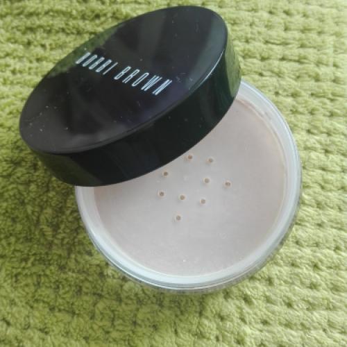 Bobbi Brown Sheer Finish Loose Powder (Puder sypki) - opinie | zdjęcie do recenzji od bulkacom - 1