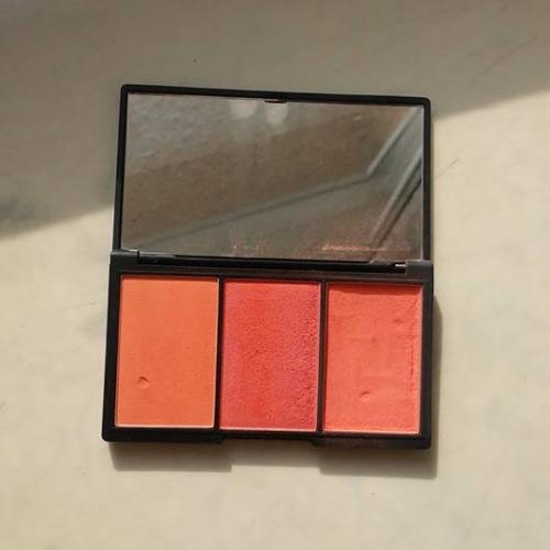 Sleek Make Up Blush by 3 (Potrójny róż do policzków) - opinie | zdjęcie do recenzji od MoniaPasi - 2