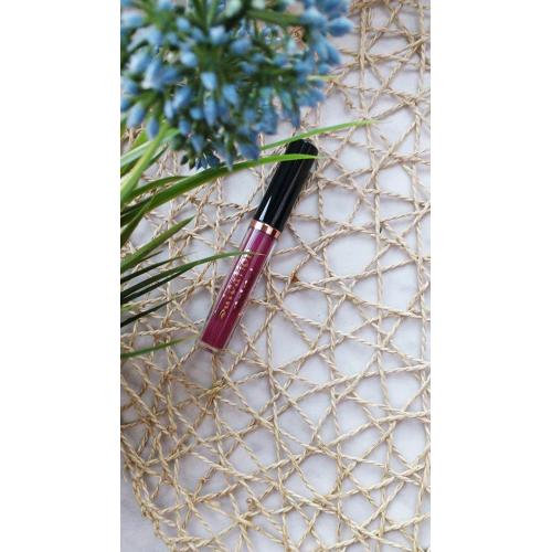 Revolution Beauty (Makeup Revolution) Salvation Velvet Lip Lacquer (Szminka do ust w płynie) - opinie | zdjęcie do recenzji od paulinoowo