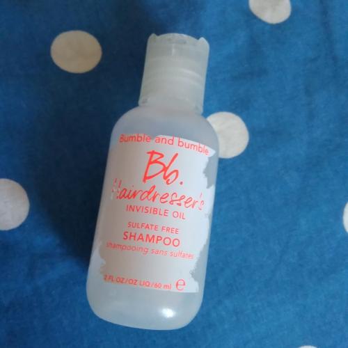 Bumble and bumble Hairdresser`s Invisible Oil, Sulfate Free Shampoo (Szampon z 6 lekkimi olejkami nie zawierający siarczanów) - opinie | zdjęcie do recenzji od MoniaPasi